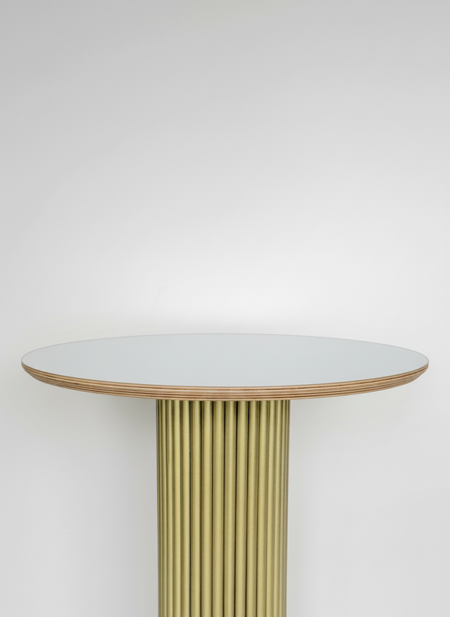 Столешница Фанера, диаметр 700, цвет - белый матовый, натуральный торец